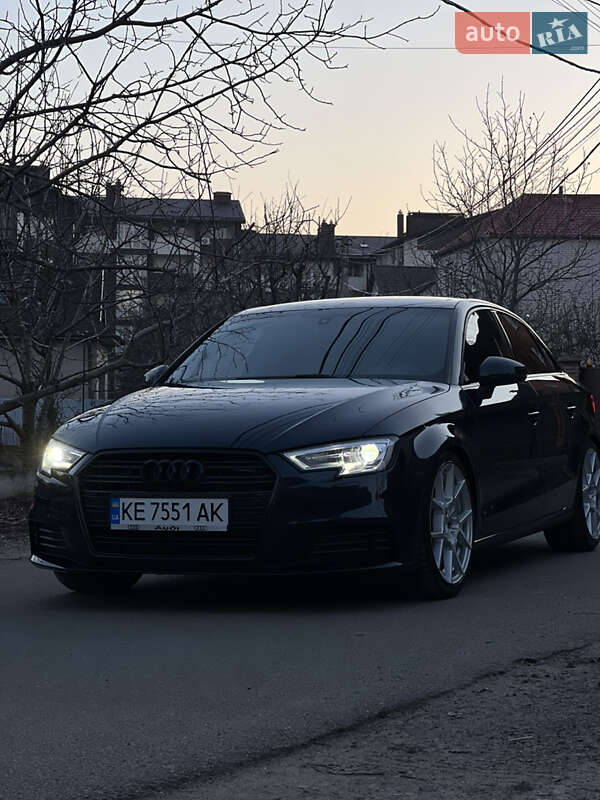 Седан Audi A3 2017 в 