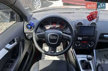 Хэтчбек Audi A3 2005 в 