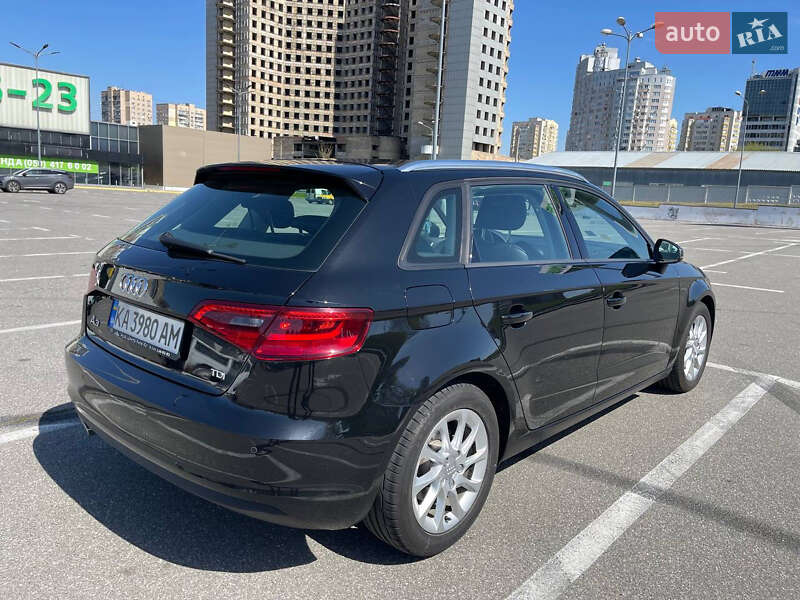 Хэтчбек Audi A3 2016 в Киеве