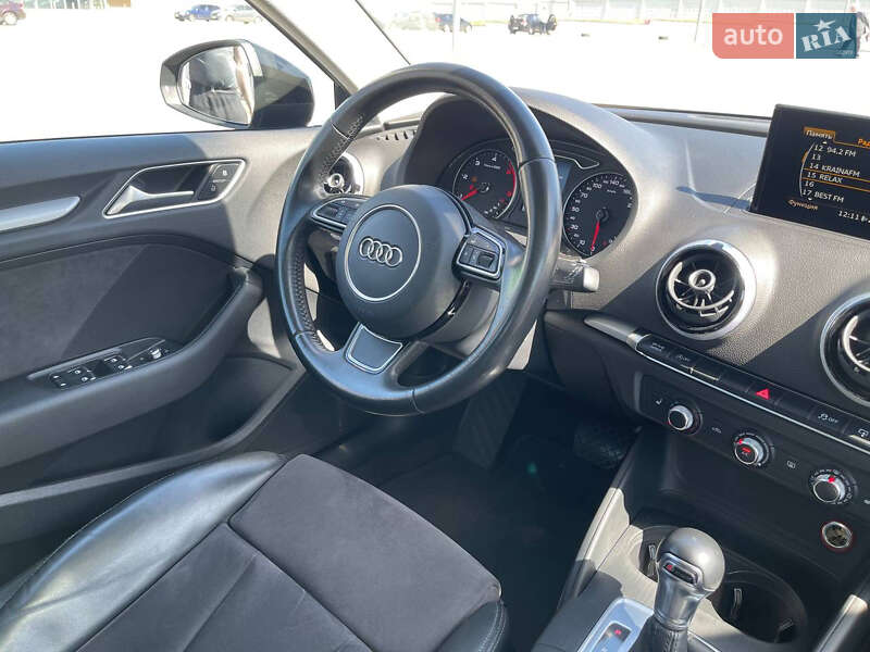 Хэтчбек Audi A3 2016 в Киеве