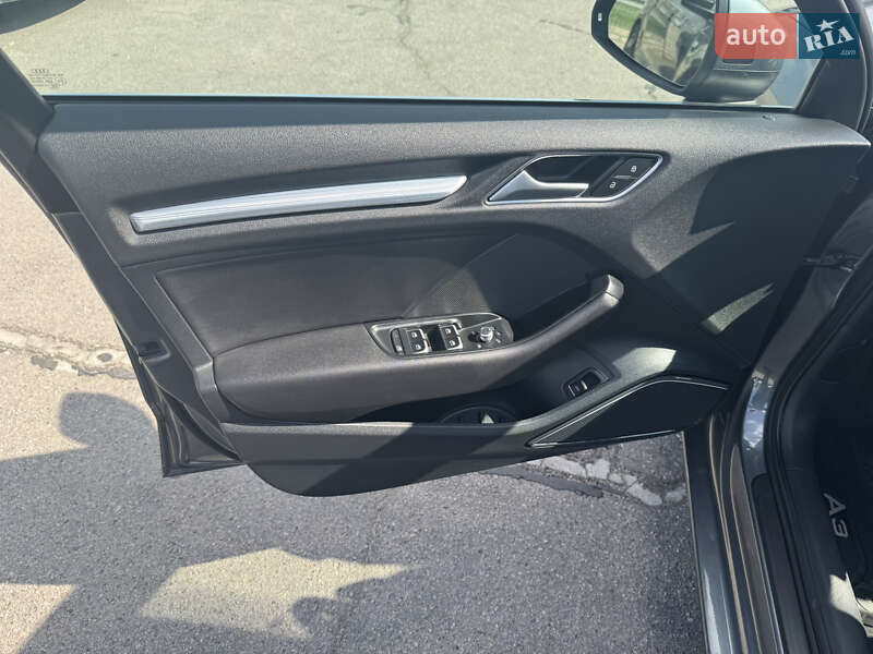 Седан Audi A3 2014 в Запорожье