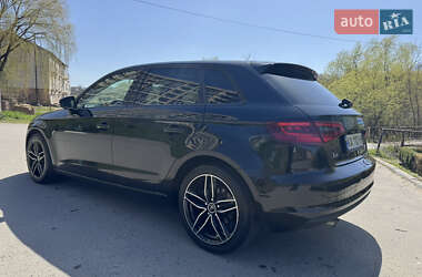 Хетчбек Audi A3 2015 в 