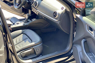 Хетчбек Audi A3 2015 в 