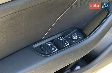 Хетчбек Audi A3 2015 в 
