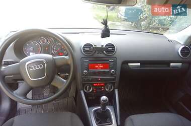 Хэтчбек Audi A3 2010 в 