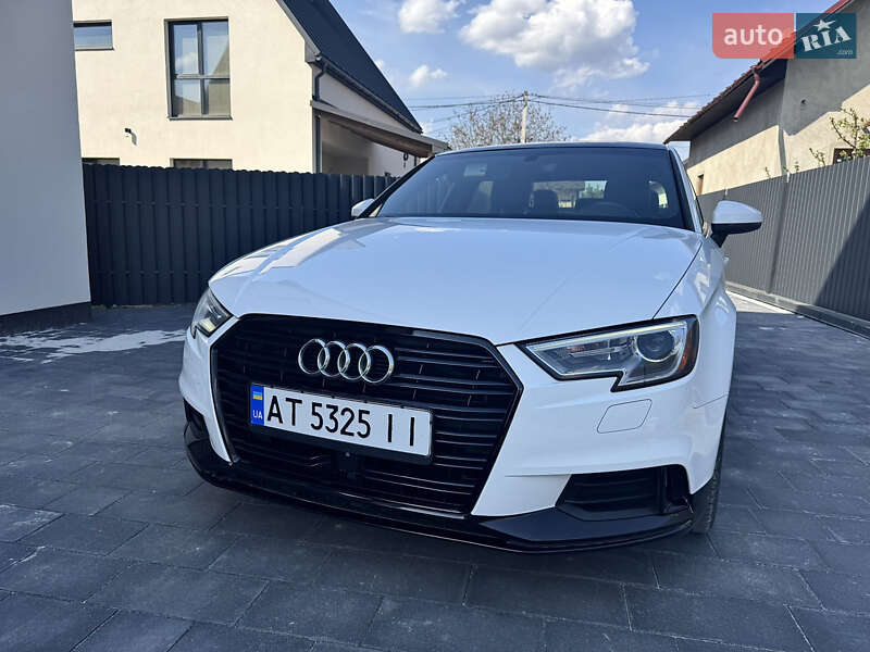 Седан Audi A3 2017 в 