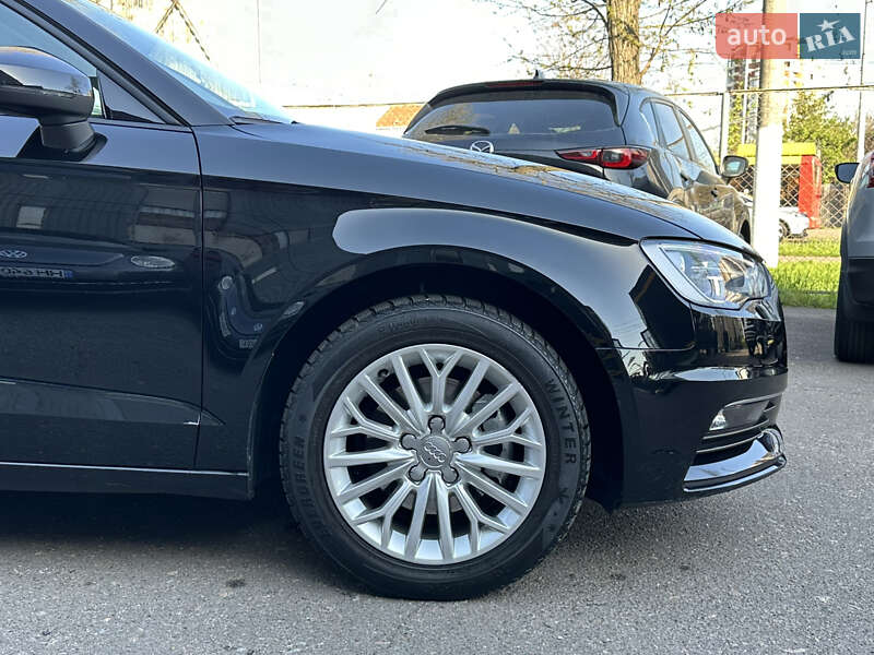 Седан Audi A3 2016 в Одессе