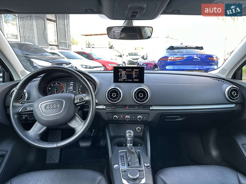 Седан Audi A3 2016 в Одессе