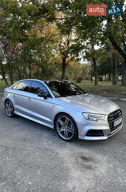 Седан Audi A3 2016 в 