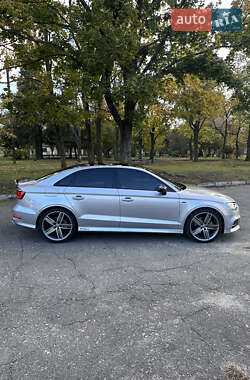 Седан Audi A3 2016 в 