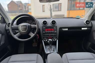 Хетчбек Audi A3 2009 в 