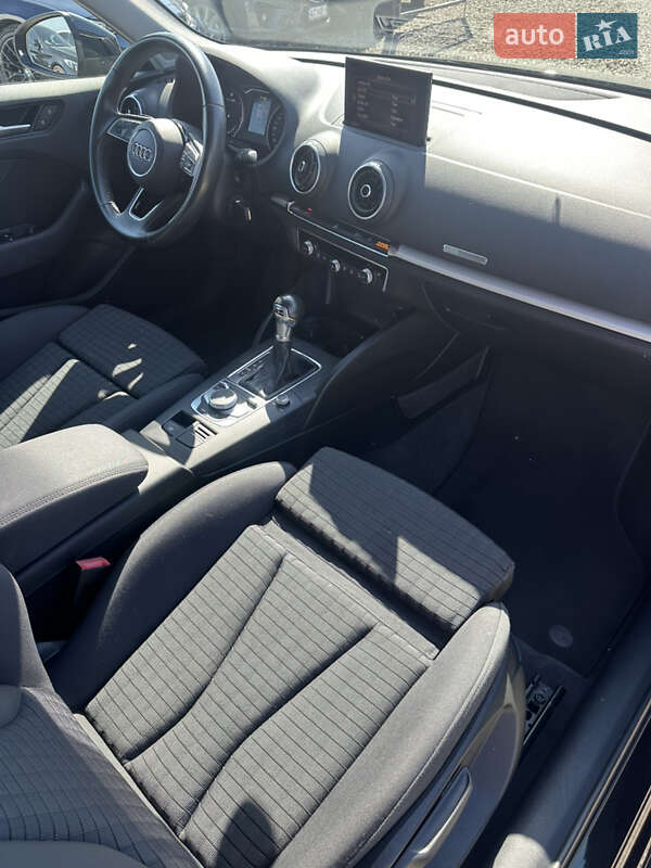 Хетчбек Audi A3 2017 в Івано-Франківську