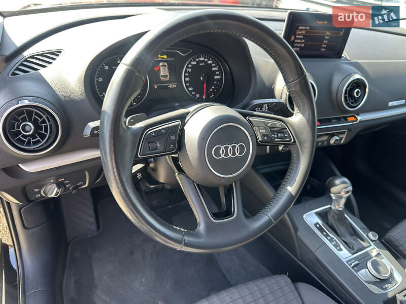 Хетчбек Audi A3 2017 в Івано-Франківську
