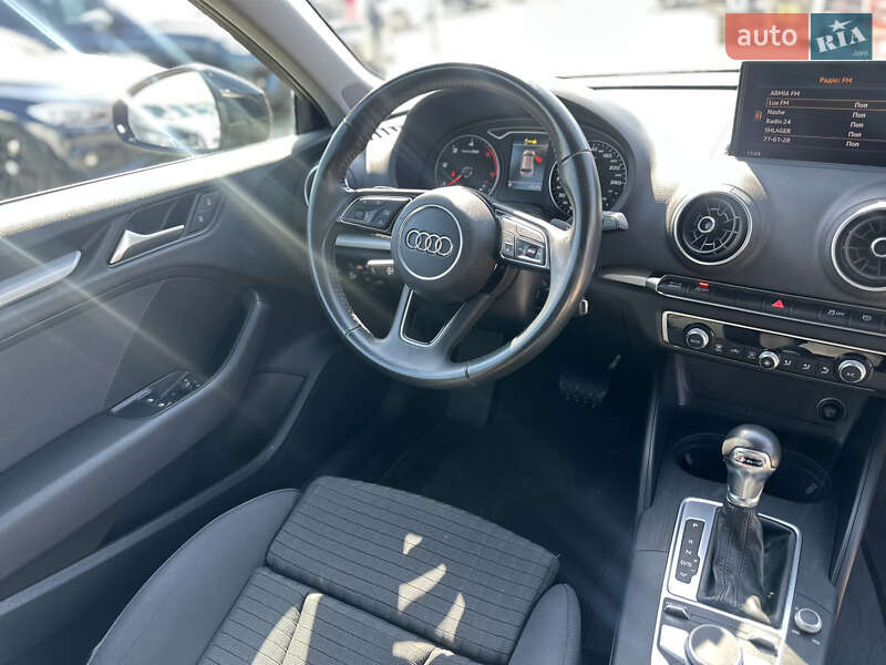 Хетчбек Audi A3 2017 в Івано-Франківську