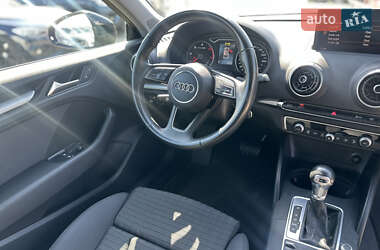 Хэтчбек Audi A3 2017 в 