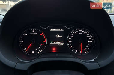 Хэтчбек Audi A3 2013 в 