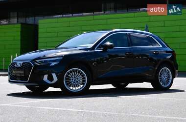 Хэтчбек Audi A3 2021 в Киеве