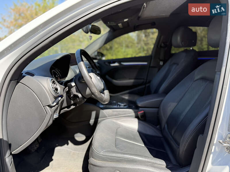 Седан Audi A3 2014 в Киеве