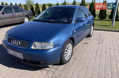 Хэтчбек Audi A3 2001 в 