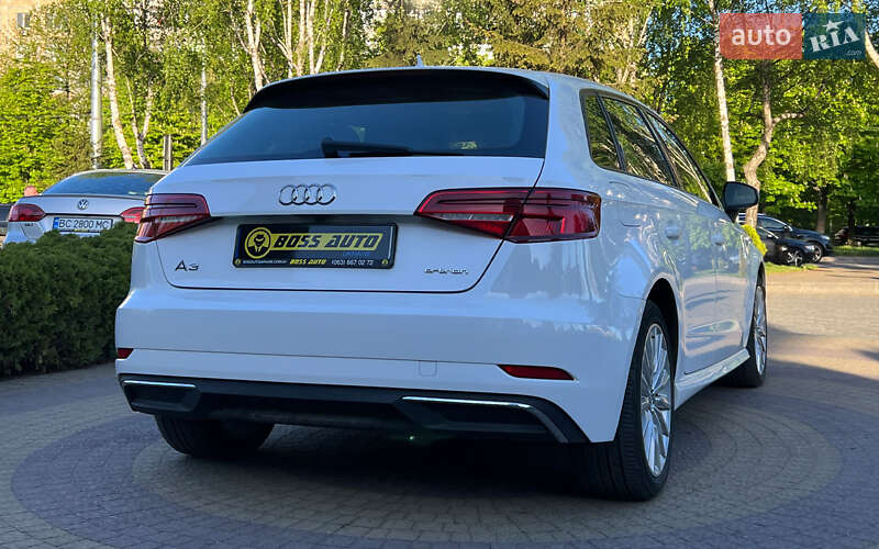 Хэтчбек Audi A3 2016 в Львове