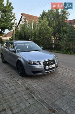 Хэтчбек Audi A3 2004 в 