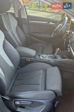Хэтчбек Audi A3 2015 в 