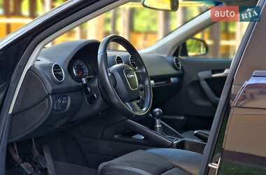 Хэтчбек Audi A3 2005 в 