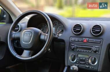 Хэтчбек Audi A3 2005 в 