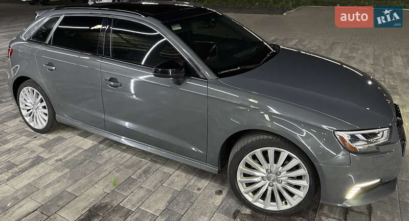 Хэтчбек Audi A3 2017 в Луцке