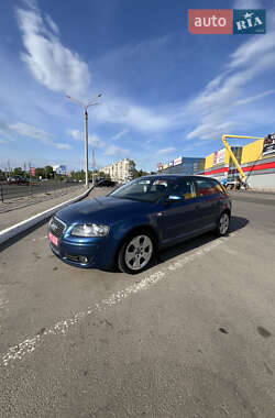 Хэтчбек Audi A3 2005 в 