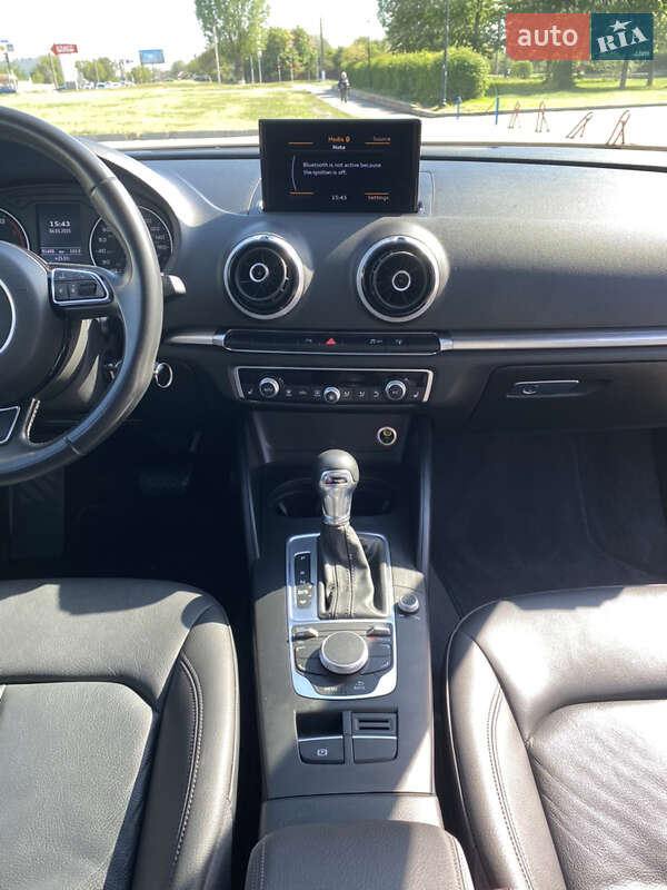 Седан Audi A3 2015 в Харькове