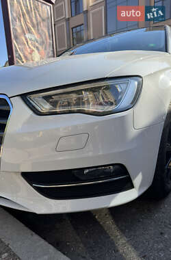 Хэтчбек Audi A3 2015 в 