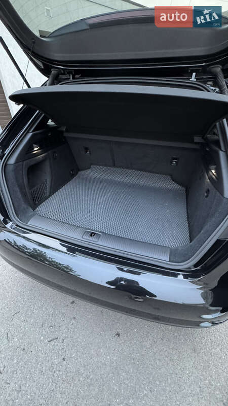 Хэтчбек Audi A3 2018 в Житомире