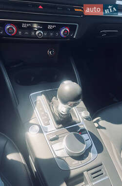 Хэтчбек Audi A3 2016 в 