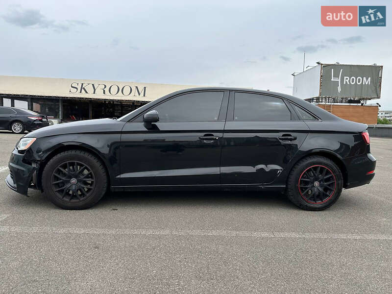 Седан Audi A3 2015 в Киеве