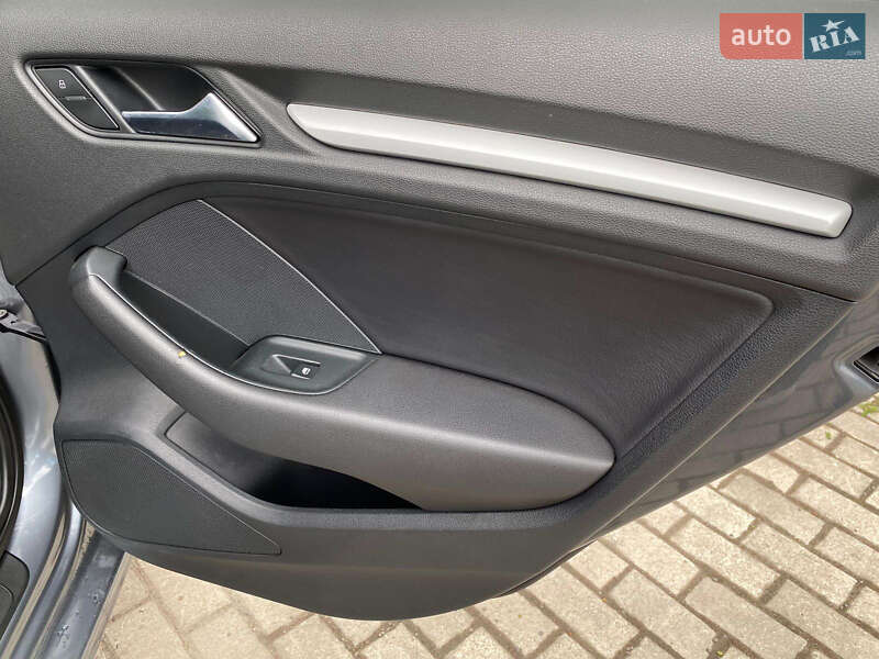 Седан Audi A3 2014 в Рівному