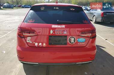 Хэтчбек Audi A3 2017 в 