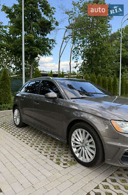 Хэтчбек Audi A3 2016 в 