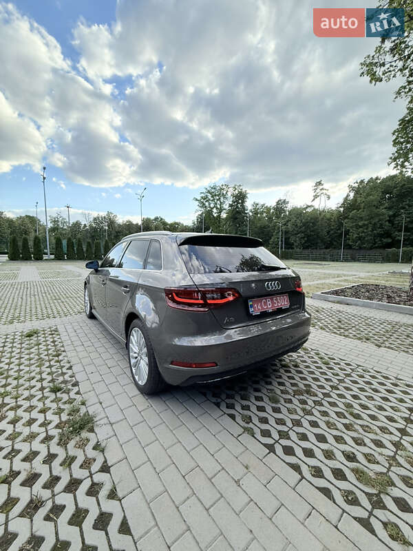 Хетчбек Audi A3 2016 в Харкові