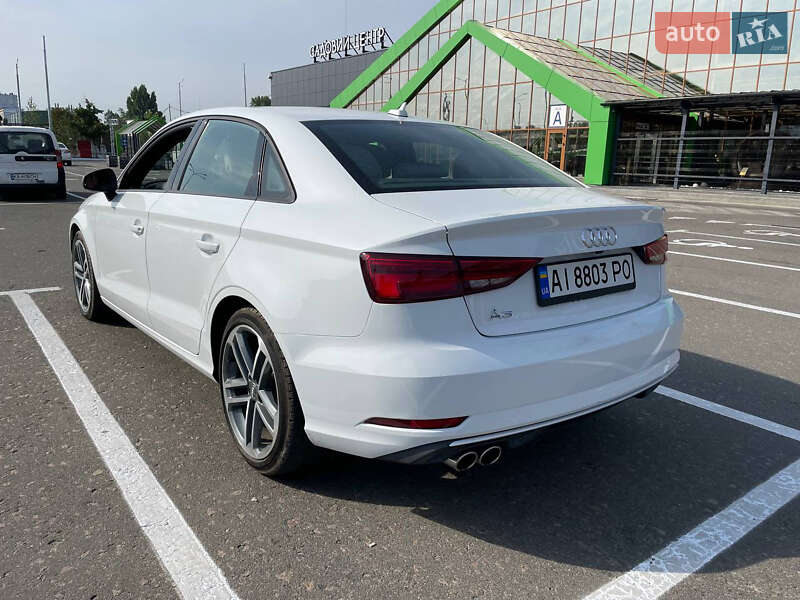 Седан Audi A3 2018 в Киеве