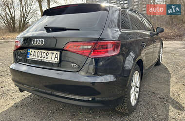 Хэтчбек Audi A3 2015 в 