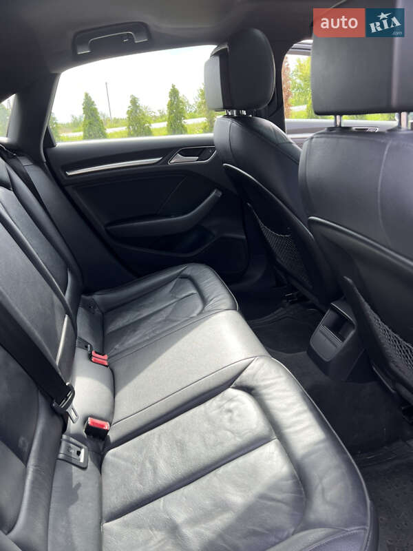 Седан Audi A3 2014 в Львове