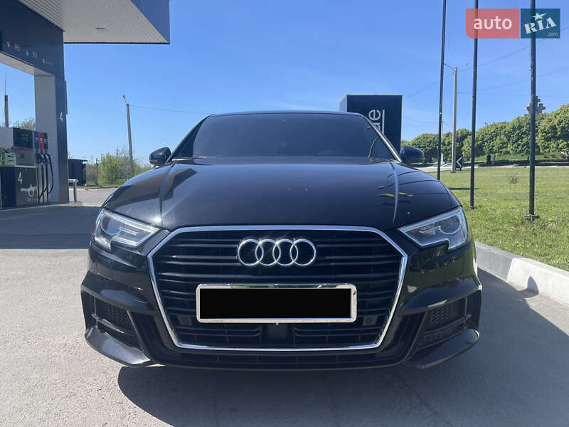 Седан Audi A3 2017 в Хырове