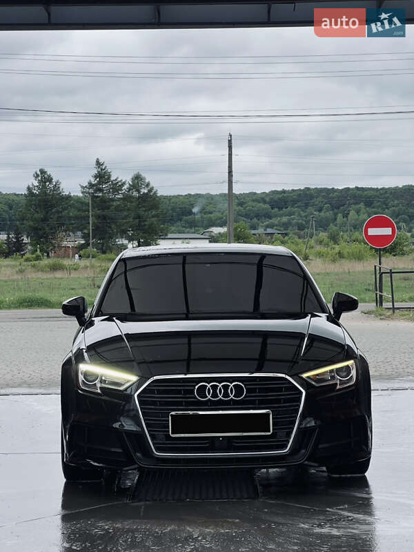Седан Audi A3 2017 в Хырове