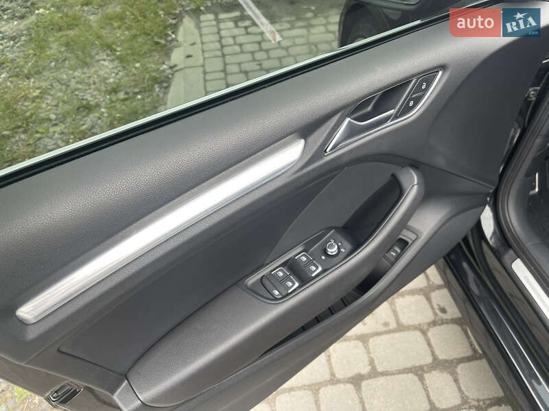 Седан Audi A3 2017 в Хырове