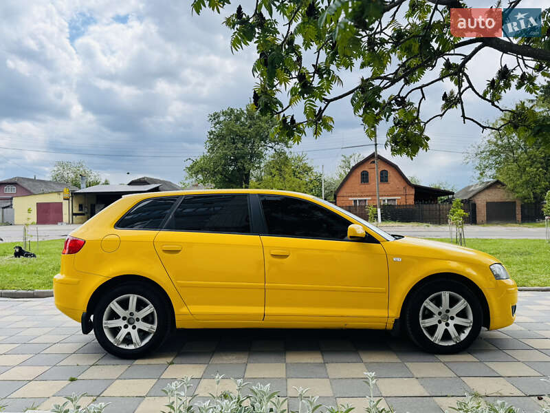 Хэтчбек Audi A3 2004 в Ромнах