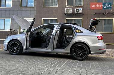 Седан Audi A3 2016 в 
