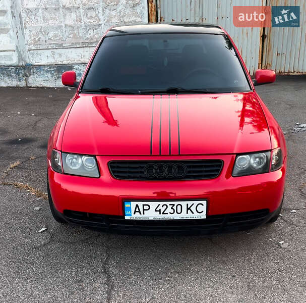 Хэтчбек Audi A3 1998 в 
