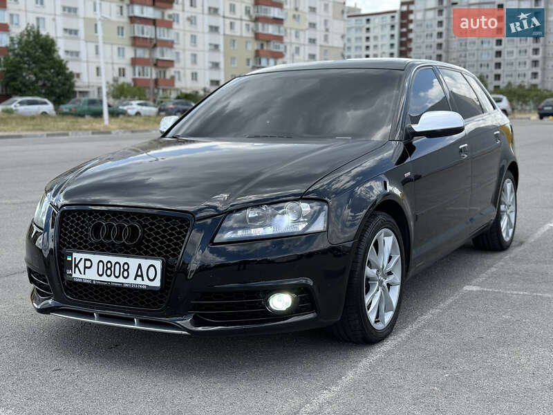Хетчбек Audi A3 2012 в 