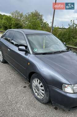 Хэтчбек Audi A3 2000 в 
